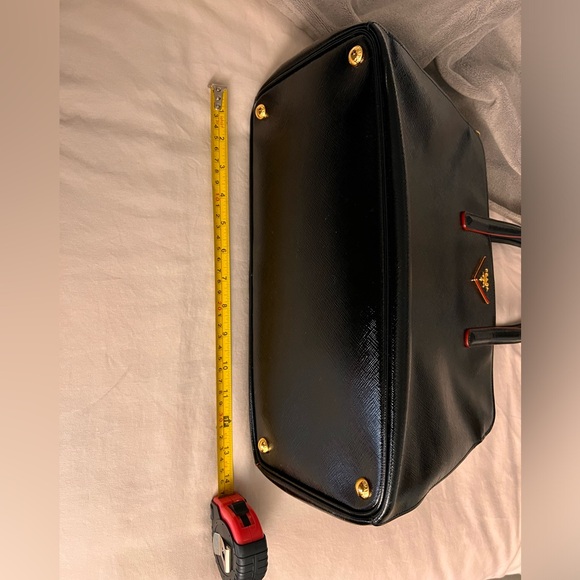 Prada SAFFIANO LEATHER HANDBAG - Picture 12 of 13